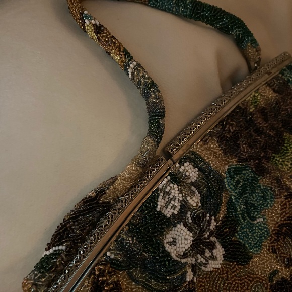 Beautiful beaded flower design Italian Clutch - Picture 8 of 9